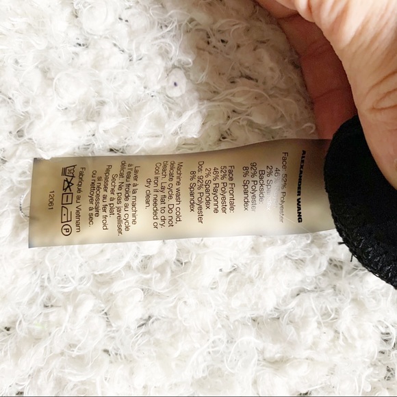 Alexander T Wang Black Quilted Boxy Crop Top - Picture 4 of 5